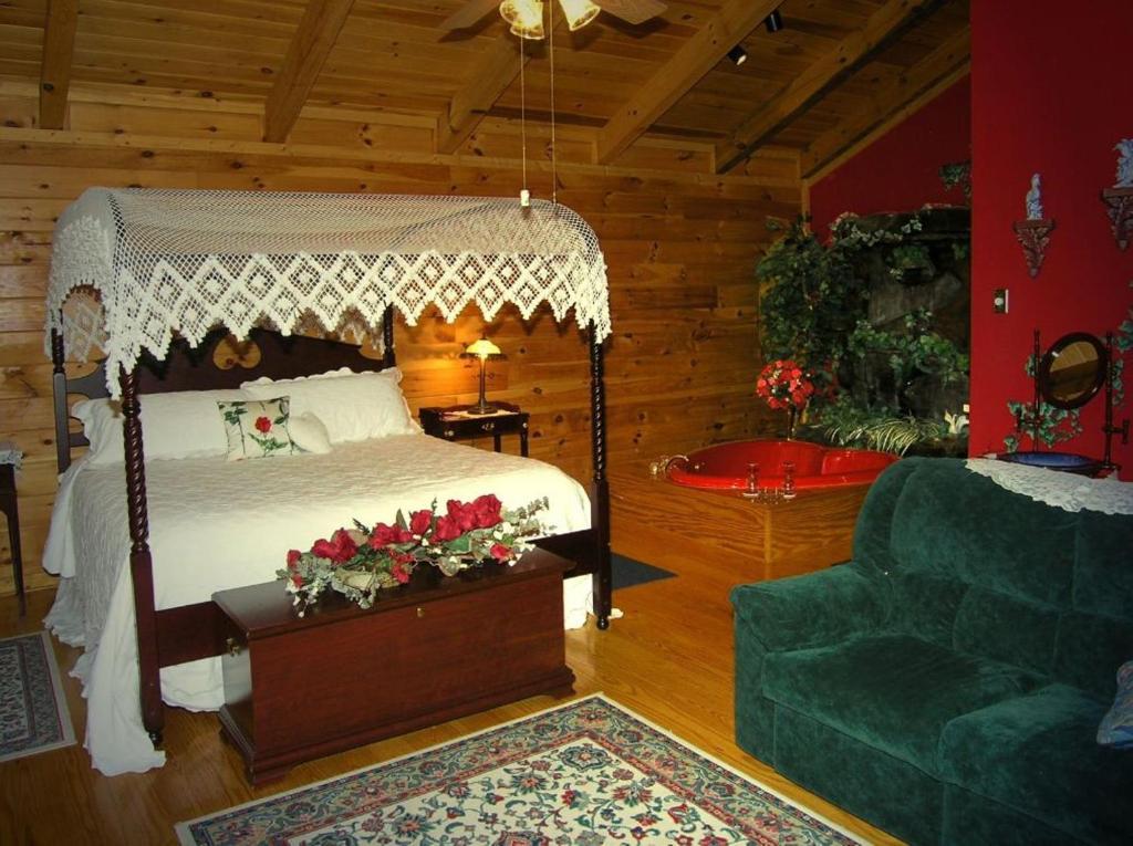 Black Forest Bed & Breakfast Helen Phòng bức ảnh
